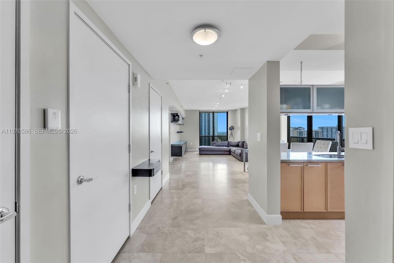 16275 Collins Ave, Unit 1604, Sunny Isles Beach, FL 33160 Photo