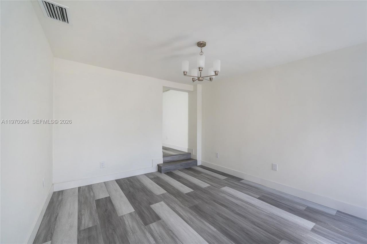 2433 NW 97th St, Miami, FL 33147 Photo