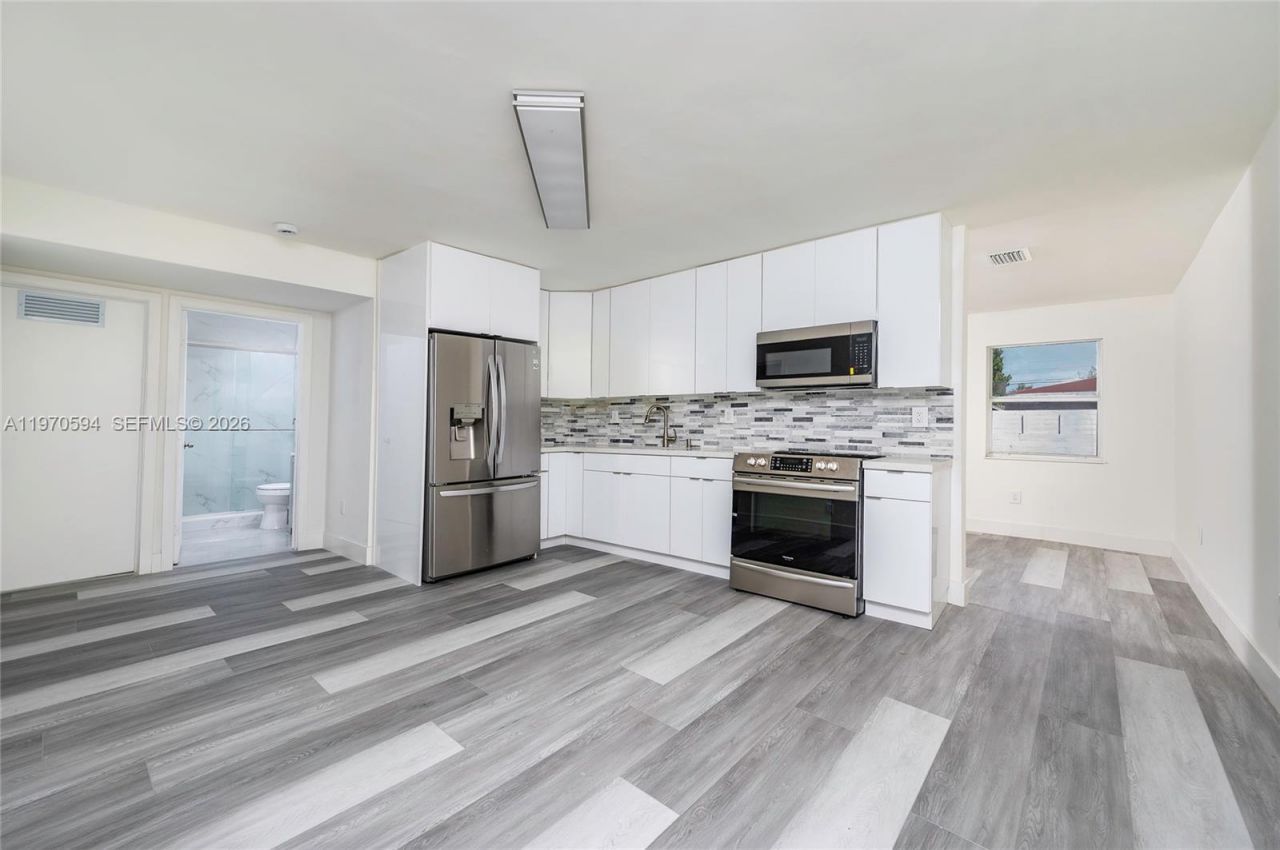 2433 NW 97th St, Miami, FL 33147 Photo