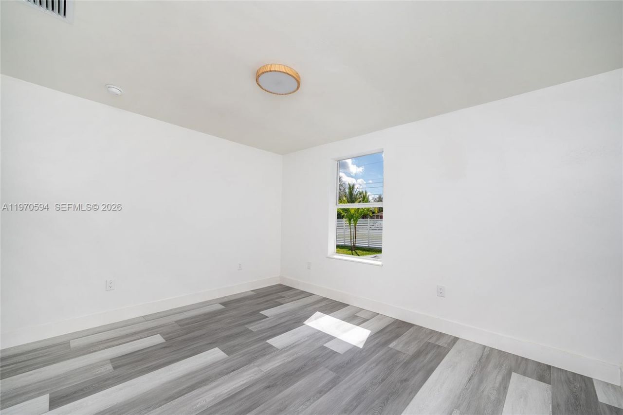 2433 NW 97th St, Miami, FL 33147 Photo