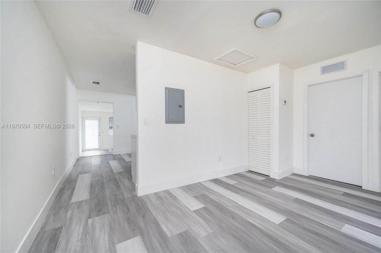 2433 NW 97th St, Miami, FL 33147 Photo