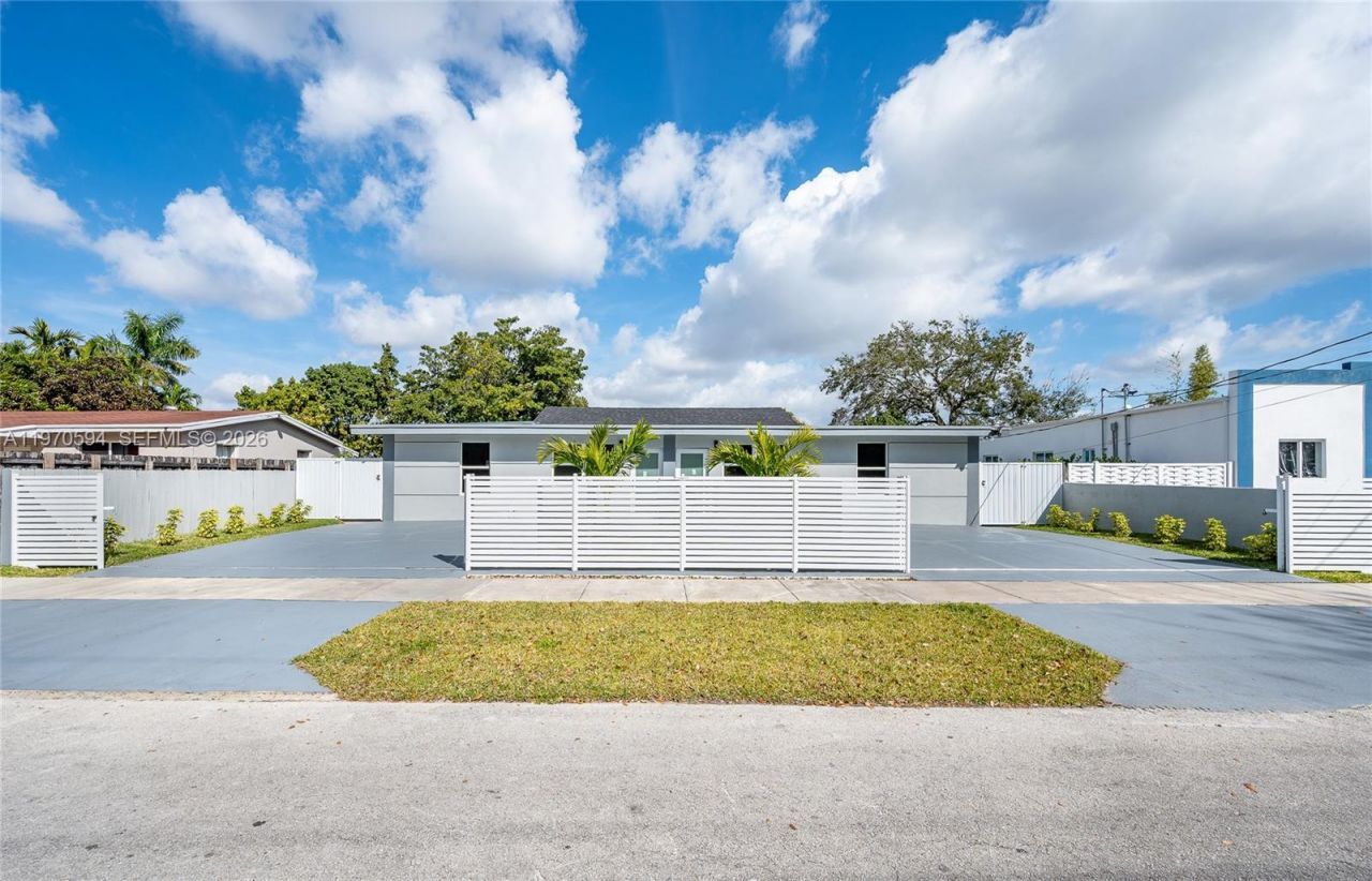 2433 NW 97th St, Miami, FL 33147 Photo