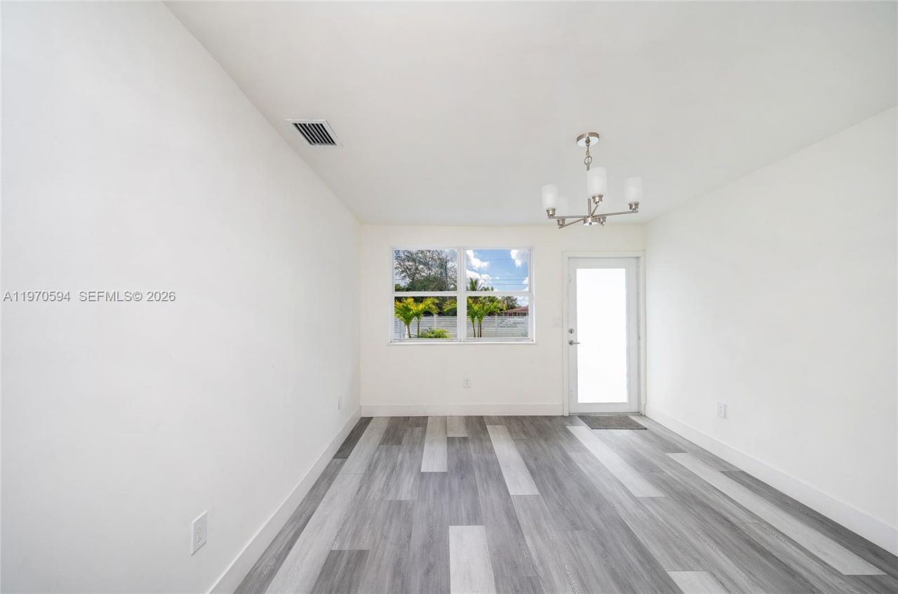 2433 NW 97th St, Miami, FL 33147 Photo