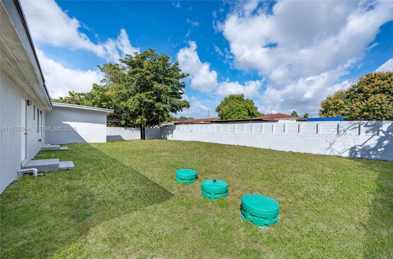 2433 NW 97th St, Miami, FL 33147 Photo