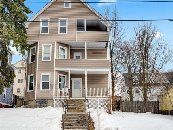 31 Boardman St, Worcester, MA 01606