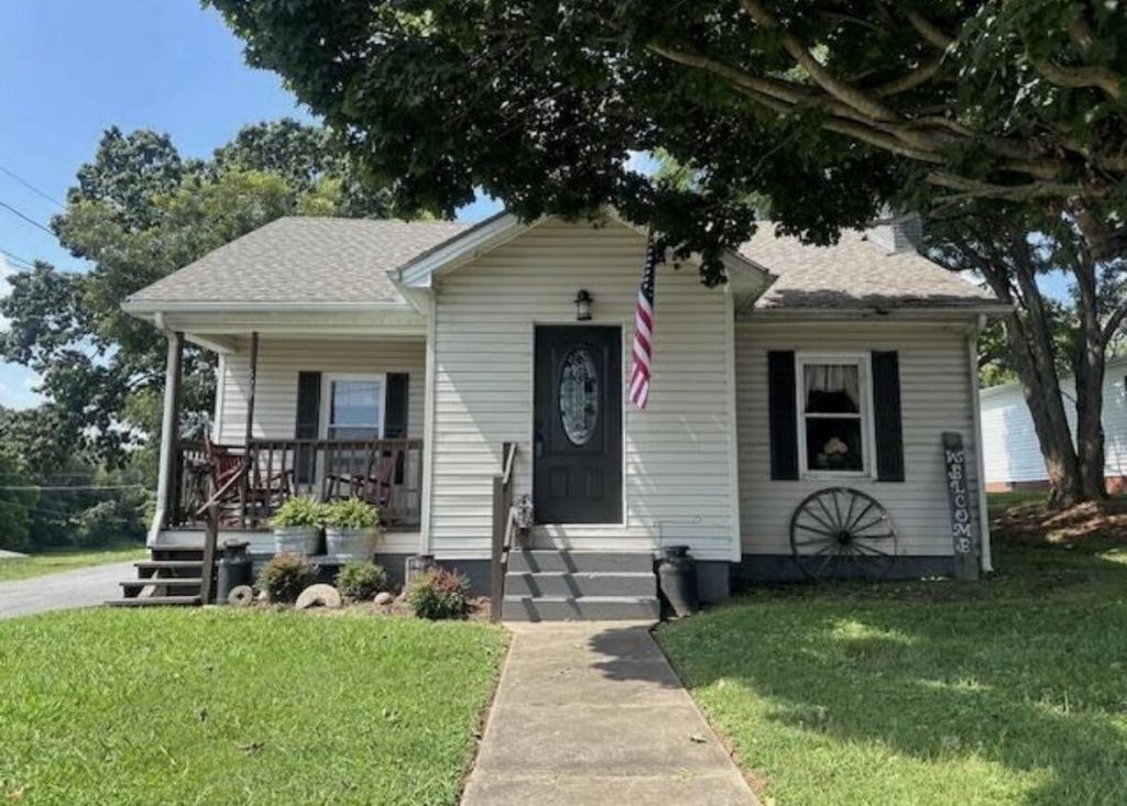 529 N Jackson Street, Morristown, TN 37814 Main Photo