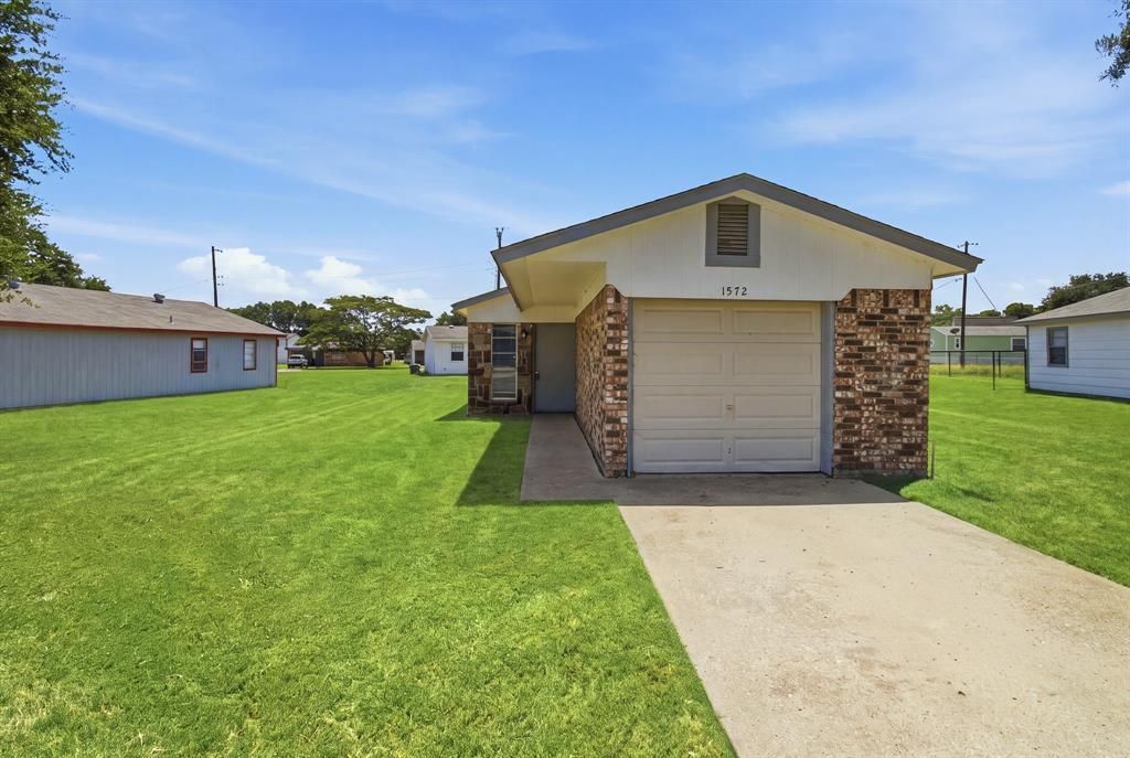 1572 Reef Drive, Pelican Bay, TX 76020 Main Photo