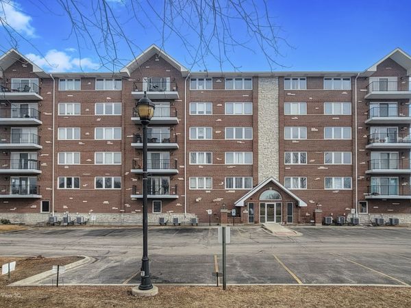 Unit 5E, Lyons, IL 60534