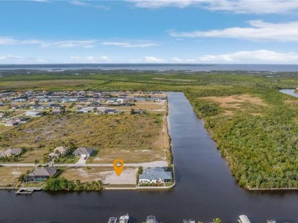 1725 NW 41st AVE, CAPE CORAL, FL 33993