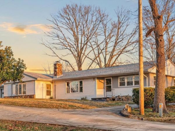 202 Cardinal Road , Forsyth, MO 65653