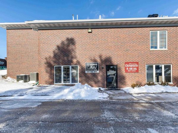 8554 Kapp Drive Suite G, Peosta, IA 52068