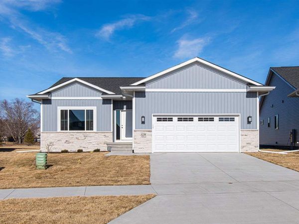 1230 Priscilla Ct, North Liberty, IA 52317
