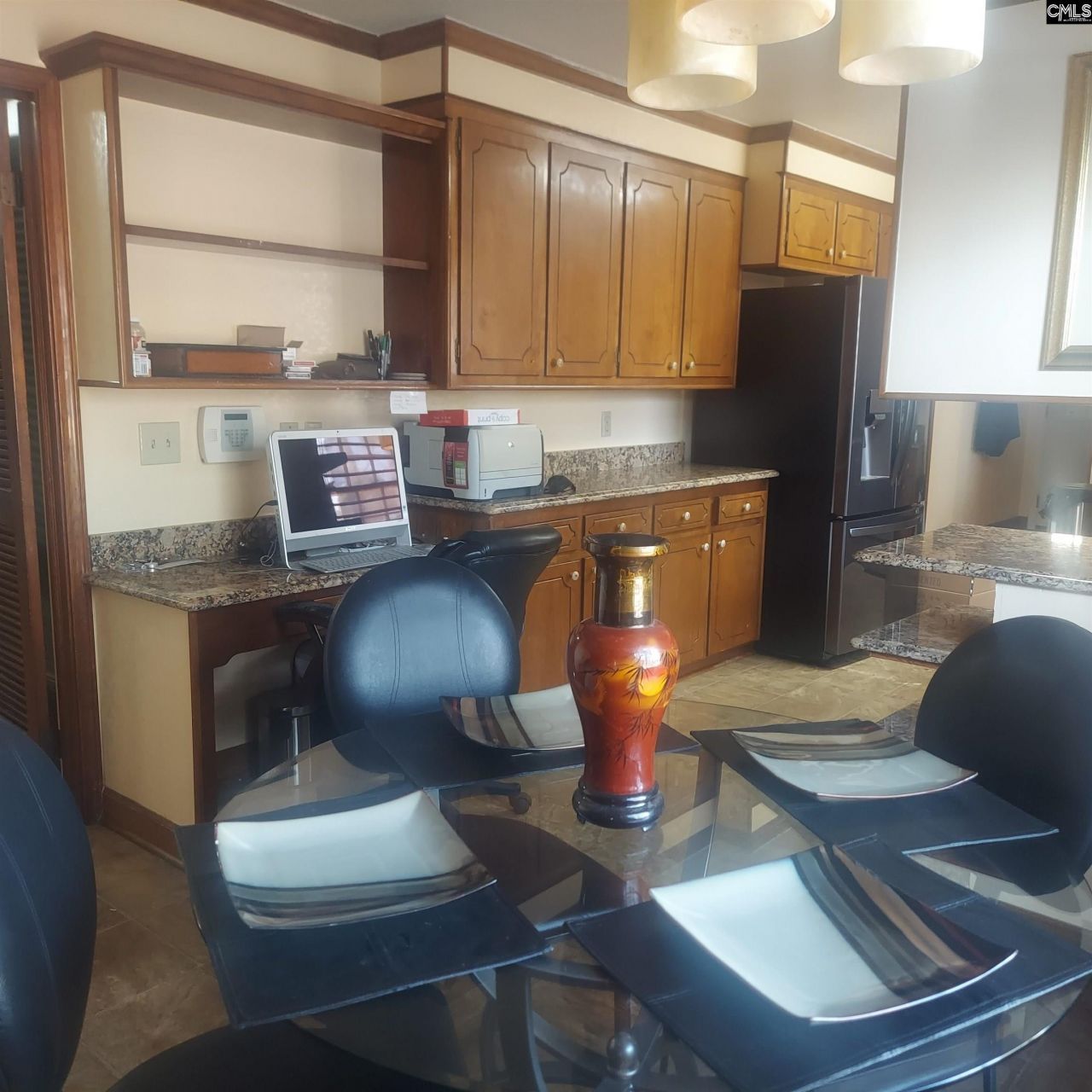 9850 Windsor Lake Boulevard  Photo 10