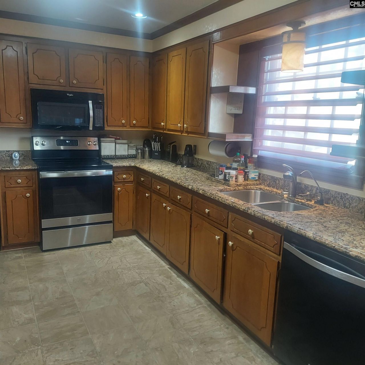 9850 Windsor Lake Boulevard  Photo 12