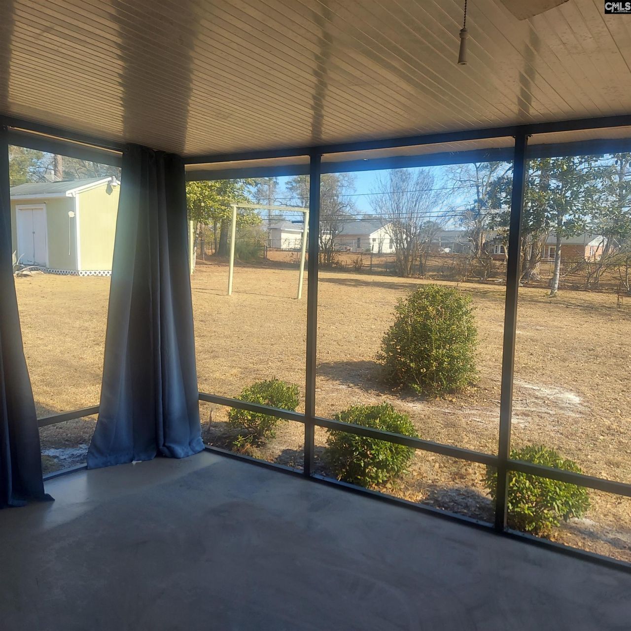 9850 Windsor Lake Boulevard  Photo 32