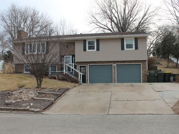 224 Pin Oak Drive, Geneseo, IL 61254