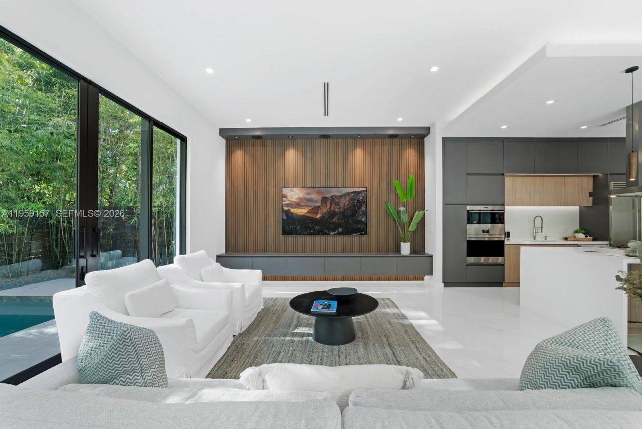 1780 Chucunantah Rd , Miami, FL 33133 Photo