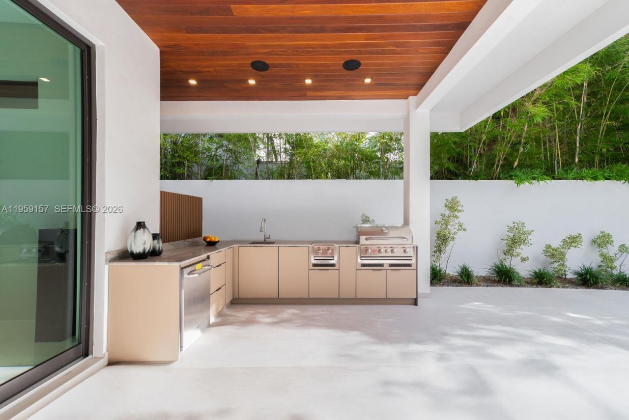 1780 Chucunantah Rd , Miami, FL 33133 Photo