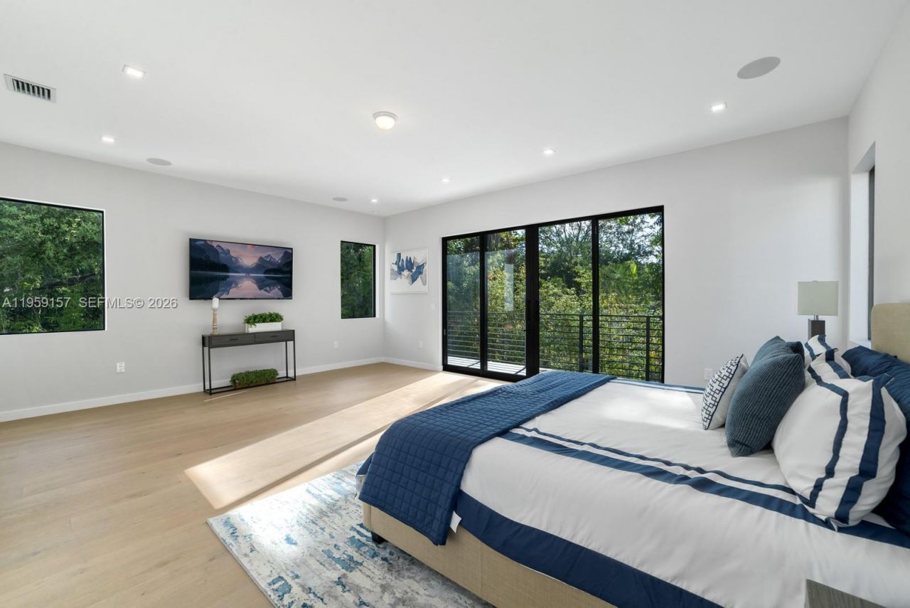 1780 Chucunantah Rd , Miami, FL 33133 Photo