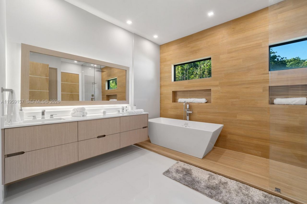 1780 Chucunantah Rd , Miami, FL 33133 Photo