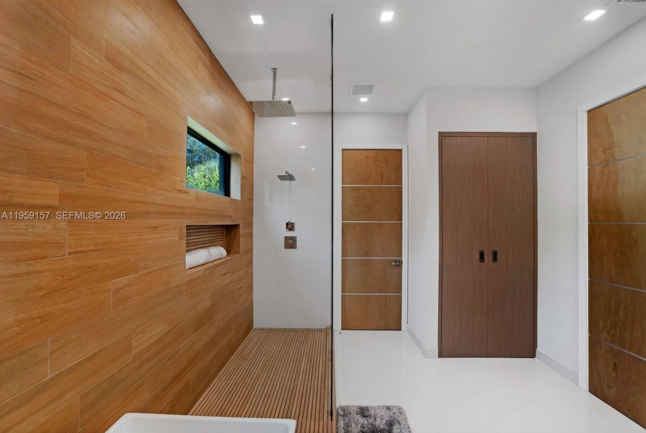 1780 Chucunantah Rd , Miami, FL 33133 Photo