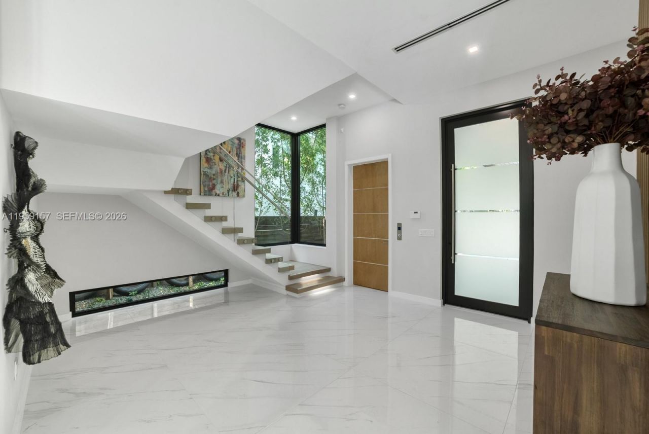 1780 Chucunantah Rd , Miami, FL 33133 Photo