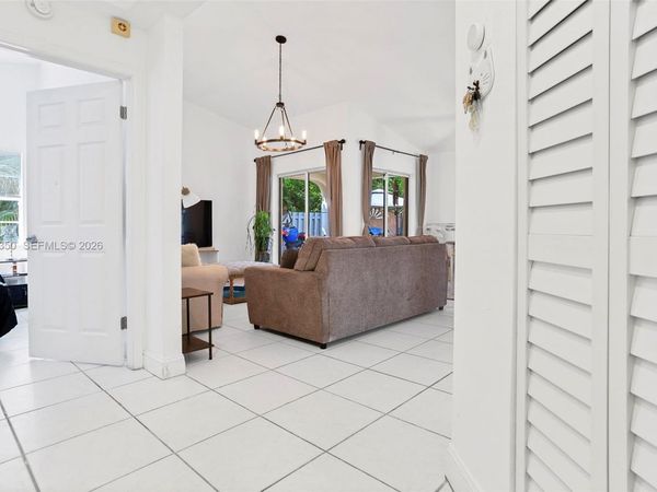 1595 Springside Dr , Weston, FL 33326