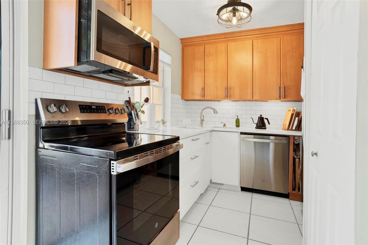 1595 Springside Dr, Weston, FL 33326 Photo