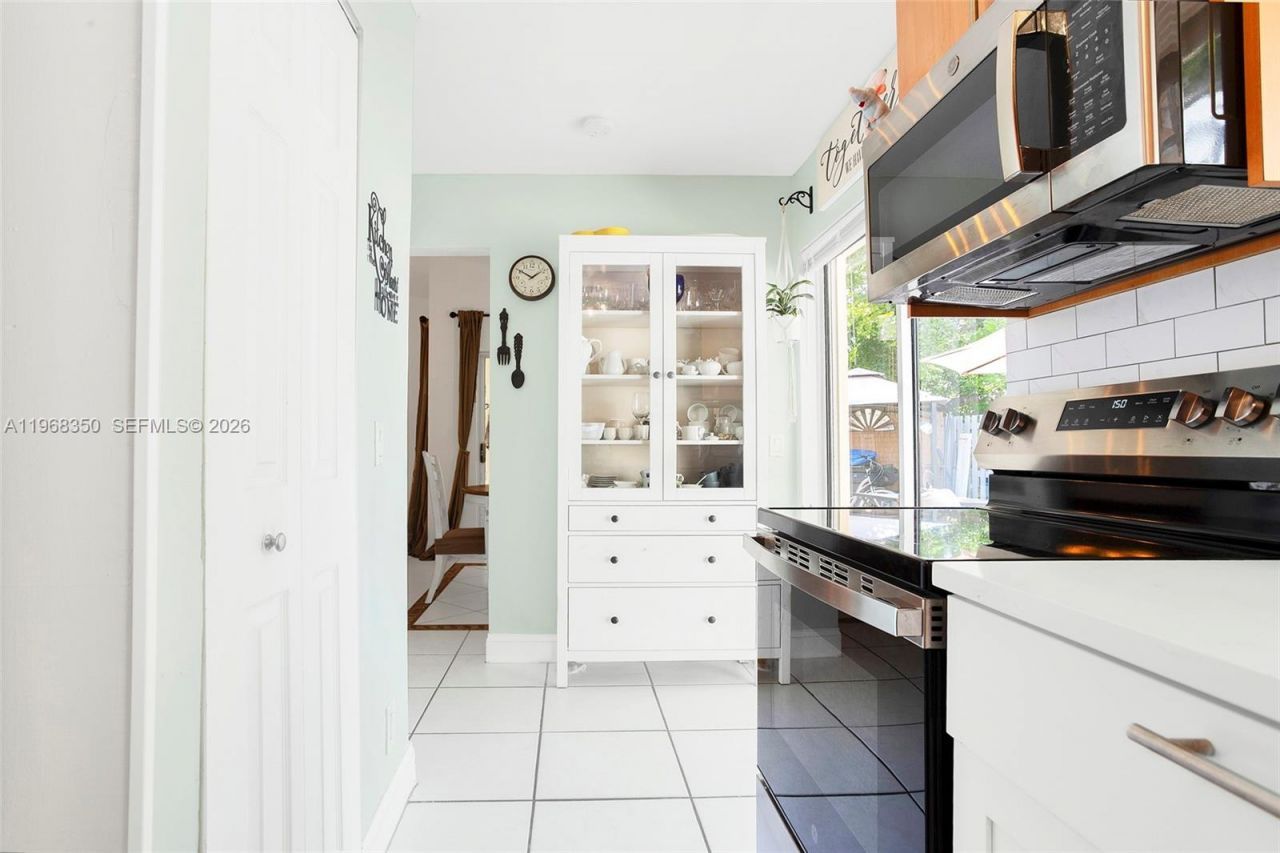 1595 Springside Dr, Weston, FL 33326 Photo