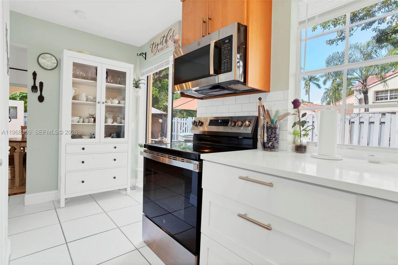 1595 Springside Dr, Weston, FL 33326 Photo