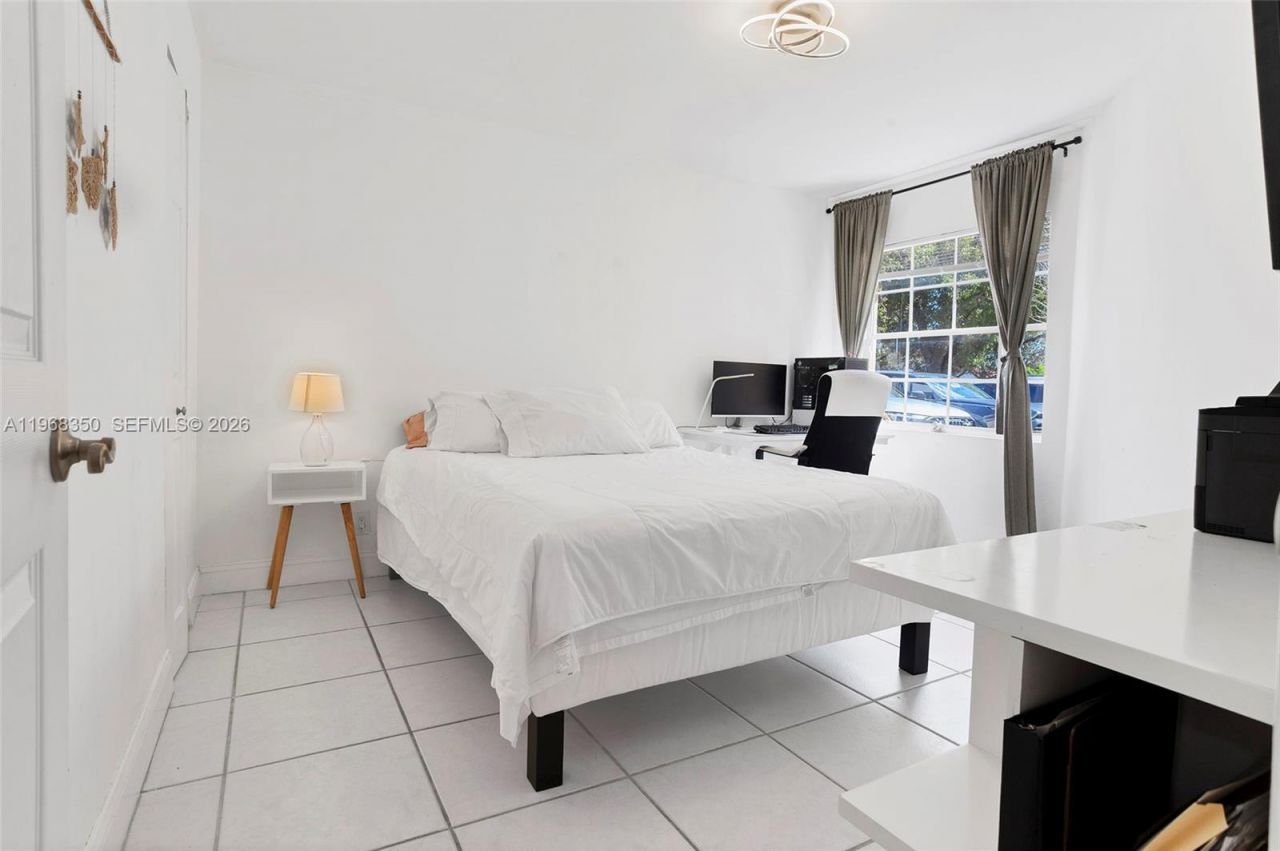 1595 Springside Dr, Weston, FL 33326 Photo