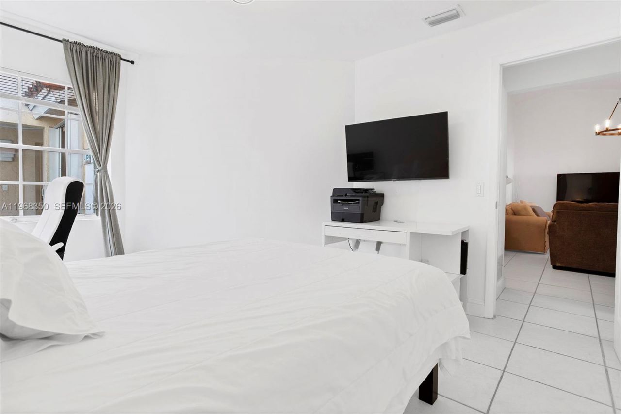 1595 Springside Dr, Weston, FL 33326 Photo