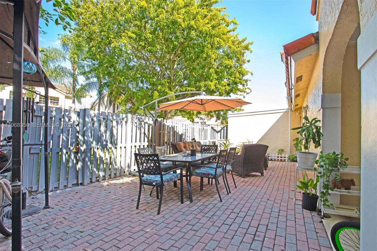 1595 Springside Dr, Weston, FL 33326 Photo