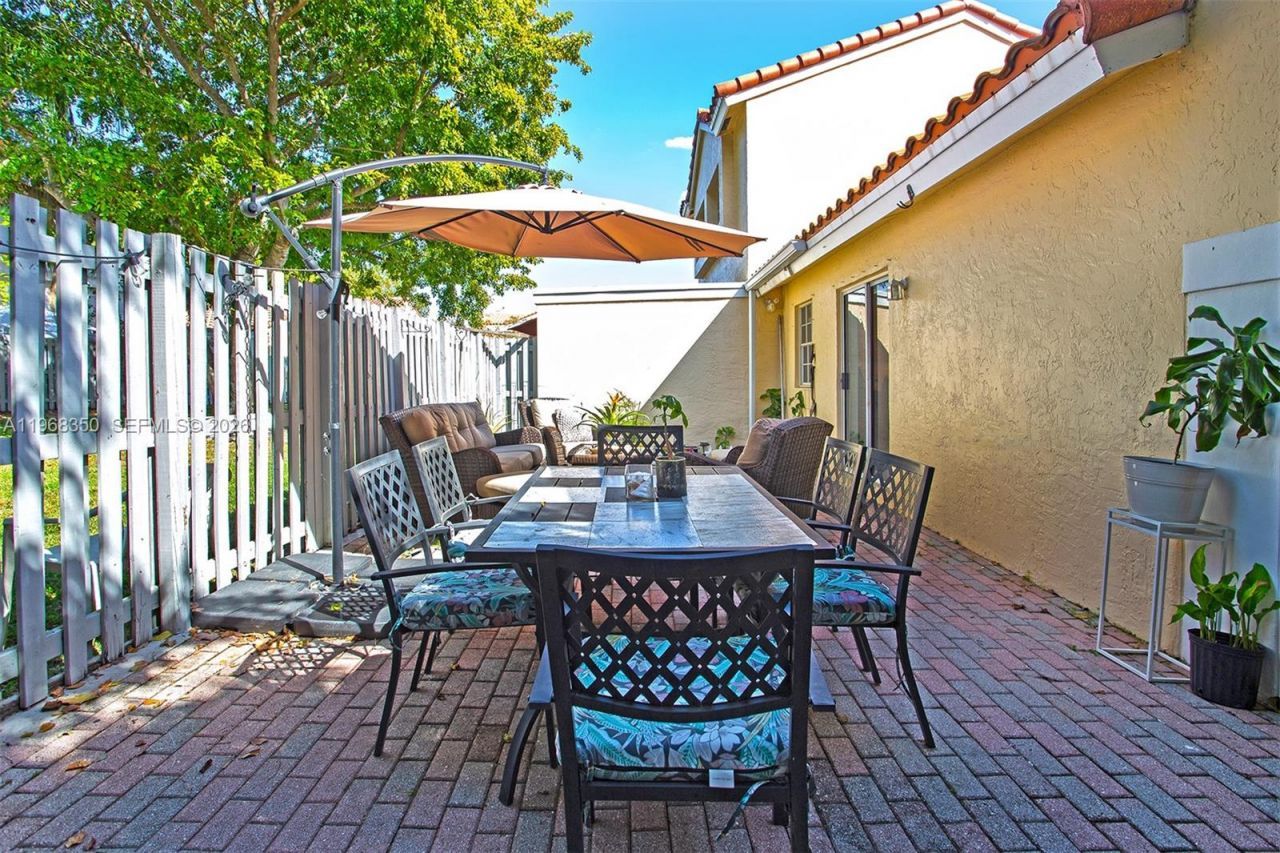 1595 Springside Dr, Weston, FL 33326 Photo