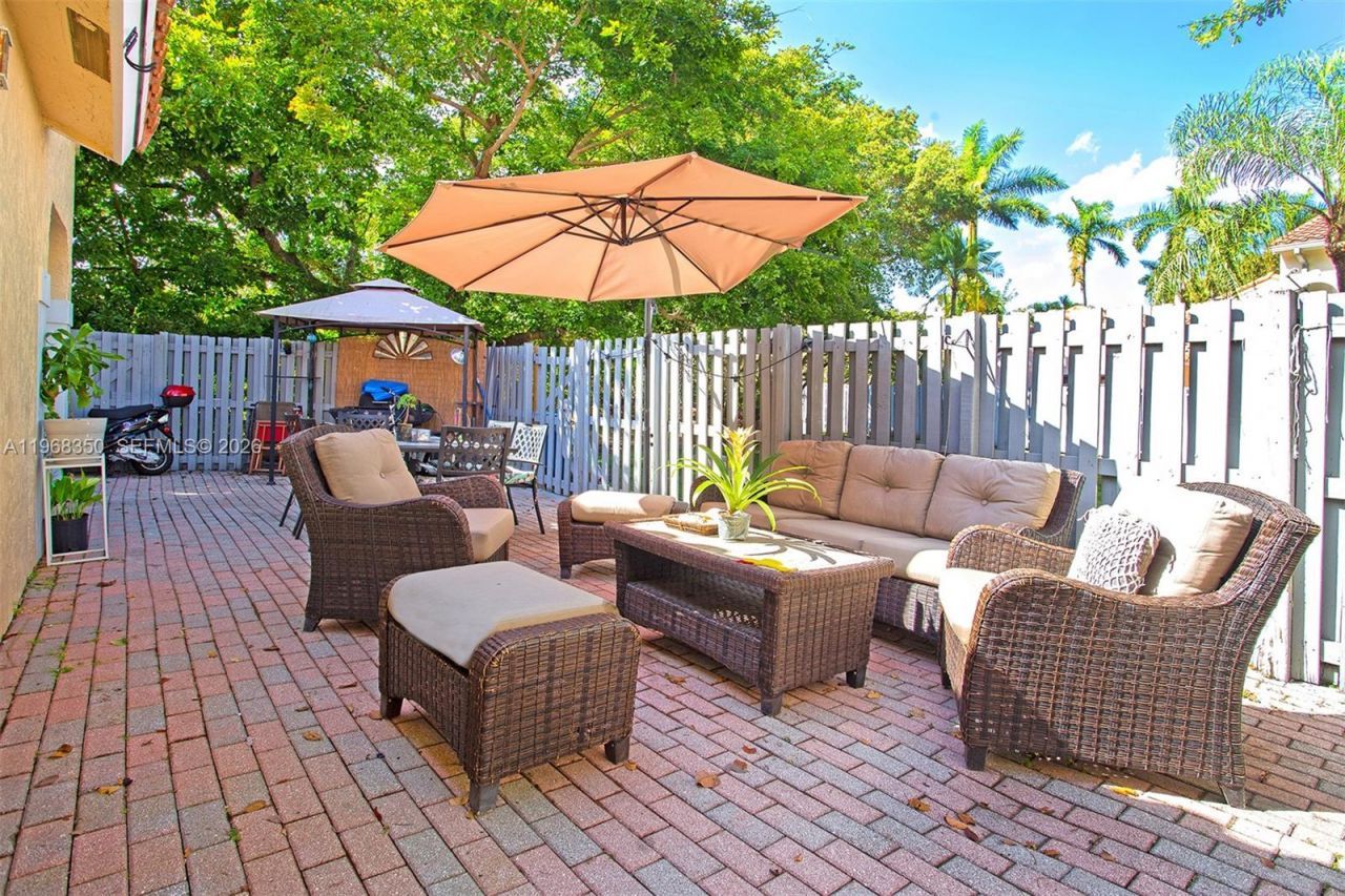 1595 Springside Dr, Weston, FL 33326 Photo