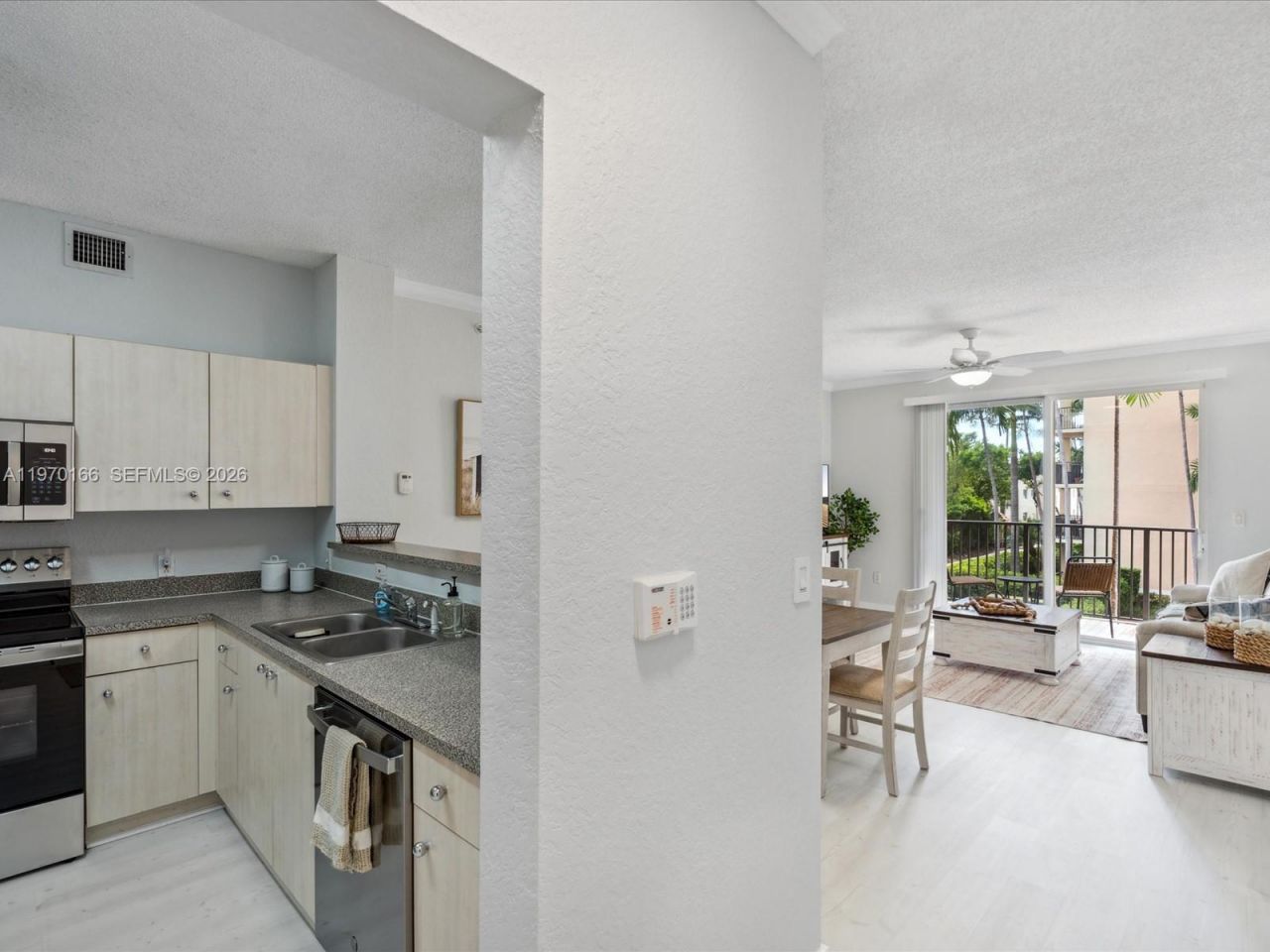 1803 N Flagler Dr , Unit 213, West Palm Beach, FL 33407 Photo