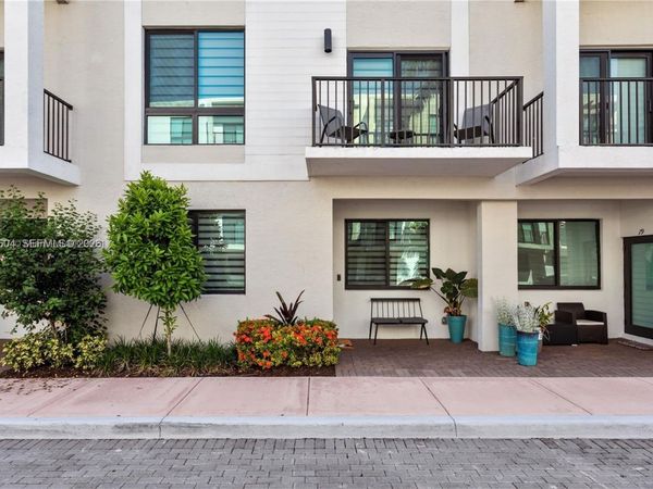 4745 NW 84th Ct , Unit 18, Doral, FL 33166