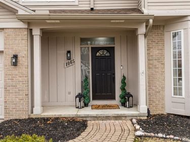 1065 Equestrian Drive, South Lyon, MI 48178