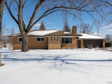 3268 LIVERNOIS Road, Troy, MI 48083