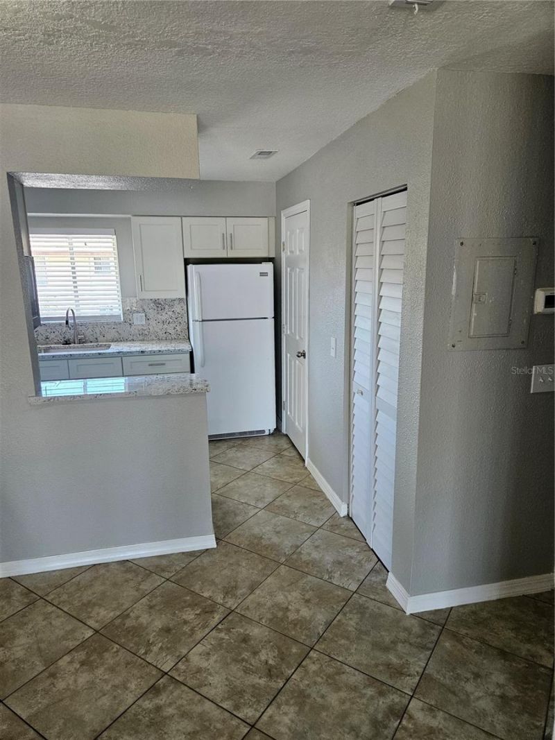2744 Hidden Lake Boulevard, Unit C, Sarasota, FL 34237 Photo