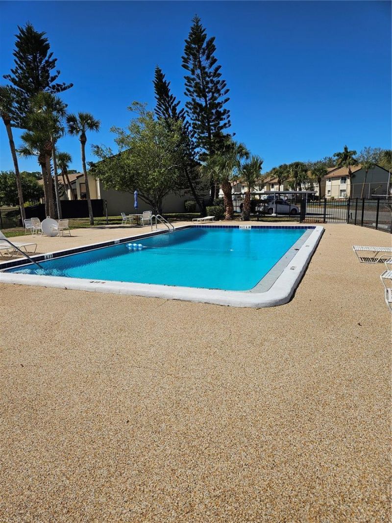 2744 Hidden Lake Boulevard, Unit C, Sarasota, FL 34237 Photo