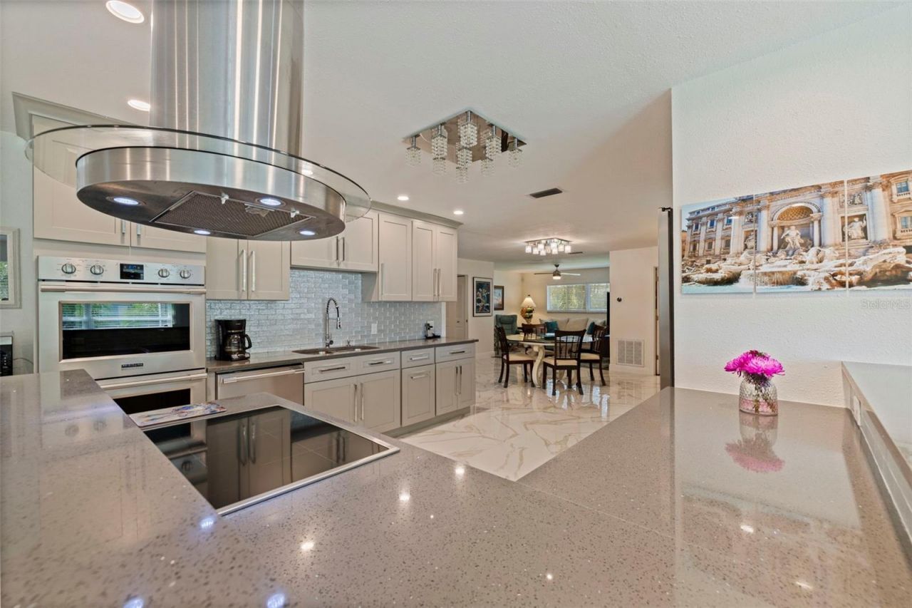 153 58th Avenue S, Saint Petersburg, FL 33705 Photo