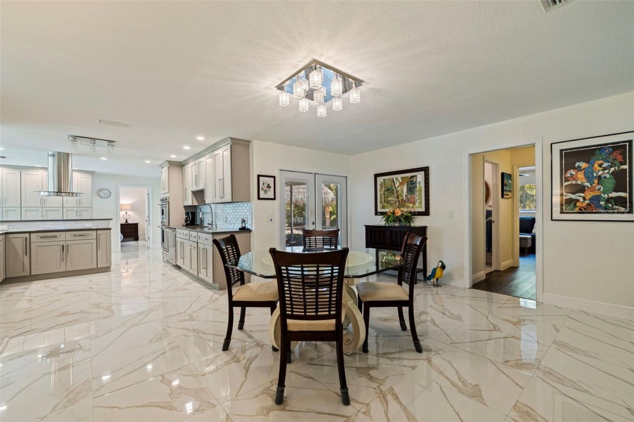 153 58th Avenue S, Saint Petersburg, FL 33705 Photo