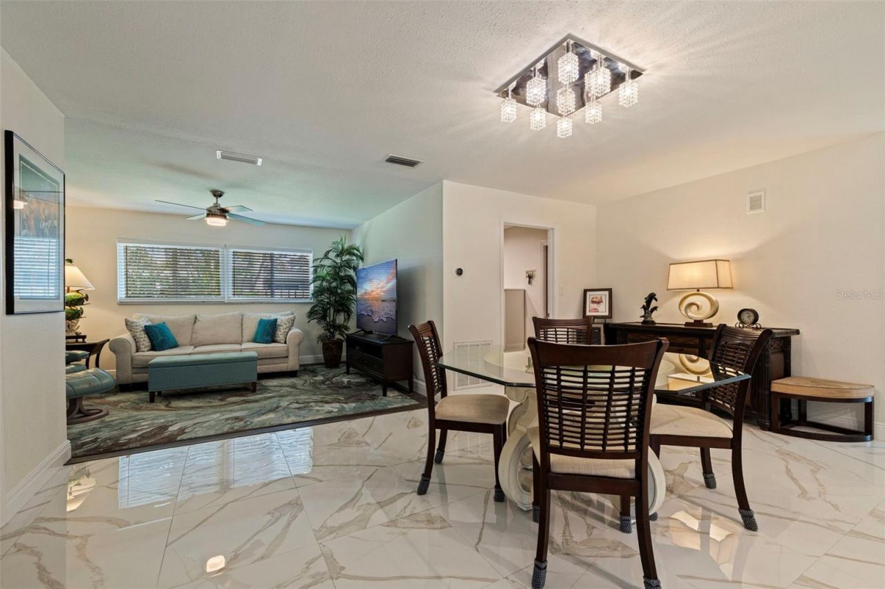 153 58th Avenue S, Saint Petersburg, FL 33705 Photo