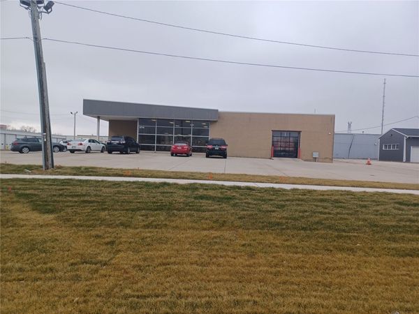 2710 6th Street SW, Cedar Rapids, IA 52404