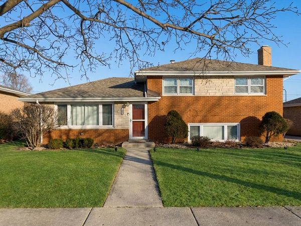 7635 S Oconto Avenue, Bridgeview, IL 60455