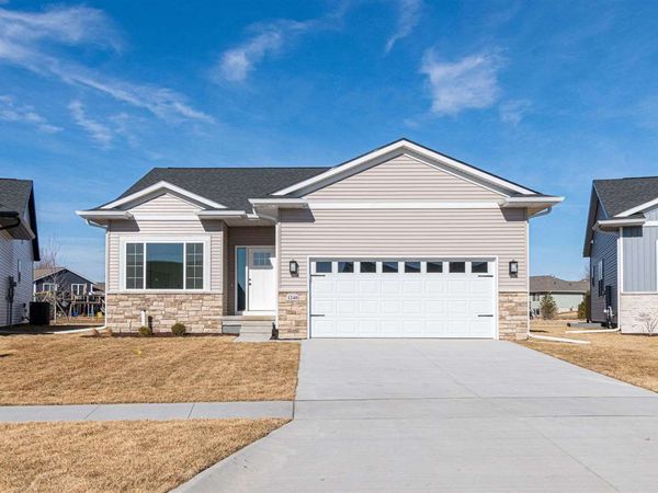 1240 Priscilla Ct, North Liberty, IA 52317