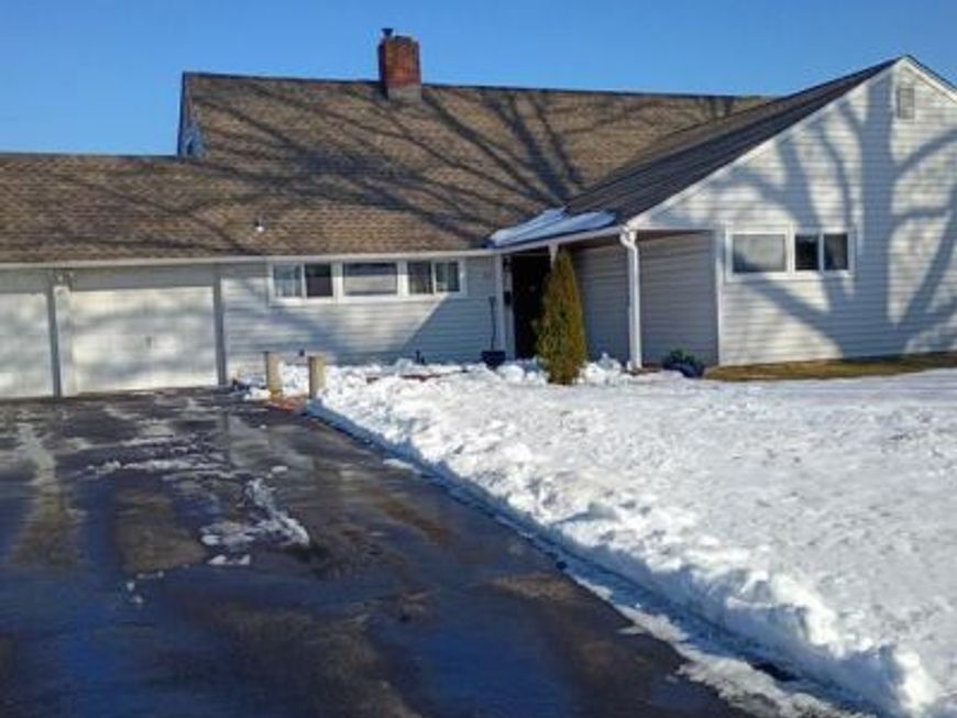 22 Fallenrock Road, Levittown, PA 19056 Main Photo