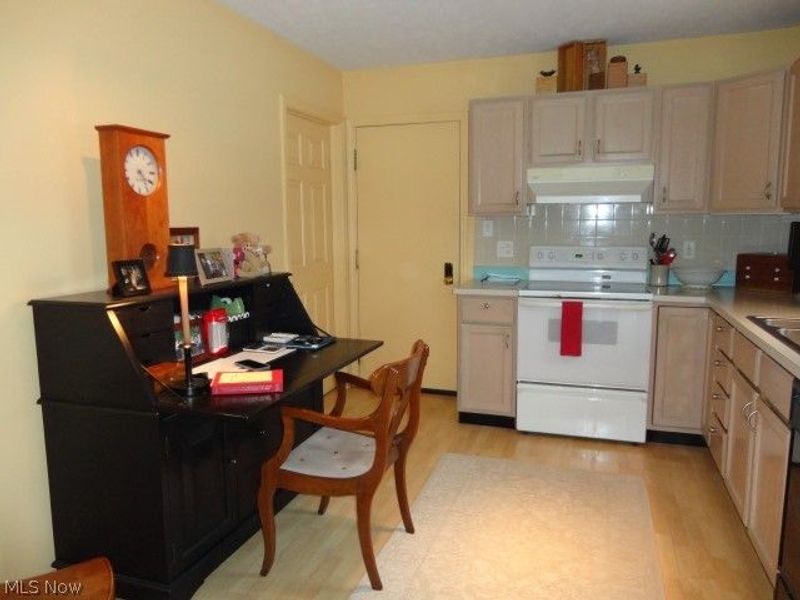 24690 Thicket Lane, Unit 32, Olmsted Falls, OH 44138 Photo 13