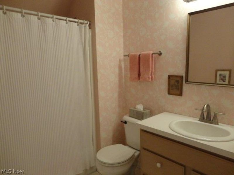 24690 Thicket Lane, Unit 32, Olmsted Falls, OH 44138 Photo 26